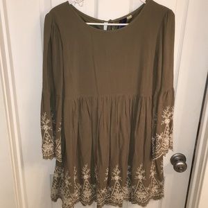 NWOT Tunic dress with a bell sleeve